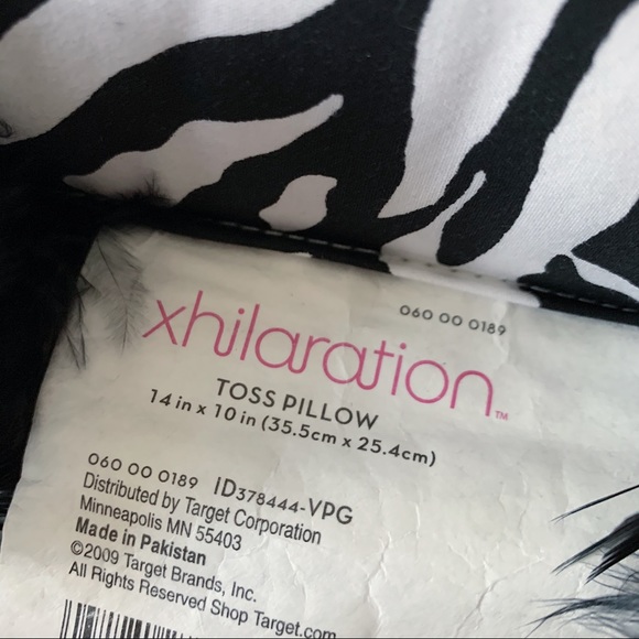 ❣️SOLD❣️NWOT Zebra Decor Pillow - Picture 5 of 5